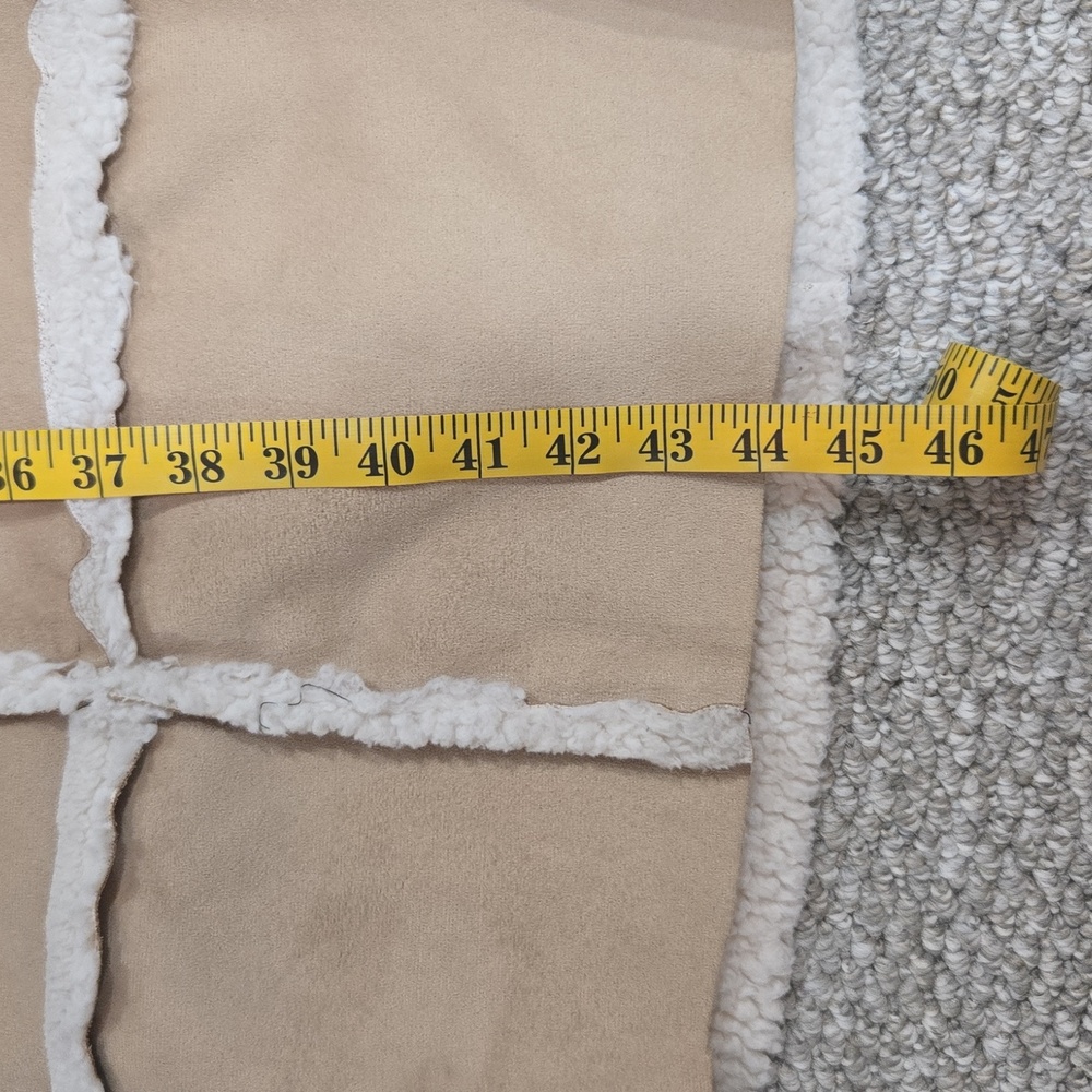 Women's Tan handmade Cuddly coat Made In Usa - Picture 9 of 9